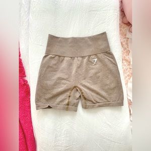 Gymshark vital seamless 2.0 body fit shorts! Color in Taupe!